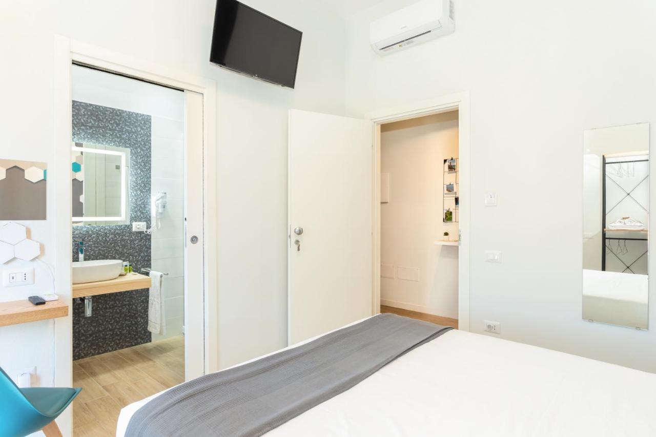 Hotel Domus Laetitiae Quartu SantʼElena Esterno foto