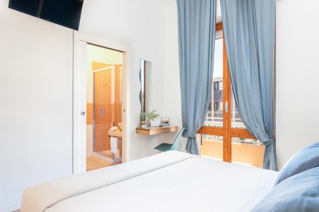 Hotel Domus Laetitiae Quartu SantʼElena Esterno foto
