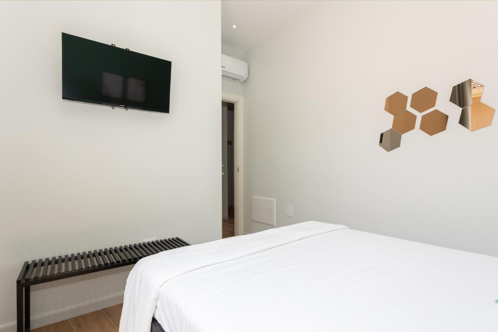 Hotel Domus Laetitiae Quartu SantʼElena Esterno foto